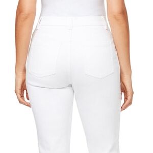 NWT Gloria Vanderbilt Women's White Denim Amanda Boot Cut Magic Stretch Jeans